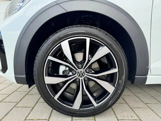 2022 Volkswagen Taigo, белый, 1775000 рублей, вид 5