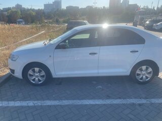 2015 Skoda Rapid I, белый, 920000 рублей, вид 4