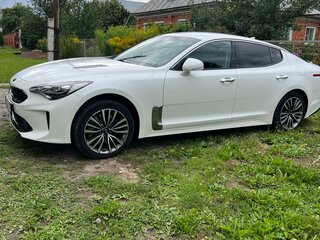 2019 Kia Stinger I, белый, 2780000 рублей, вид 4