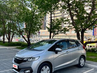 2017 Honda Fit III Рестайлинг, серебристый, 1220000 рублей, вид 4
