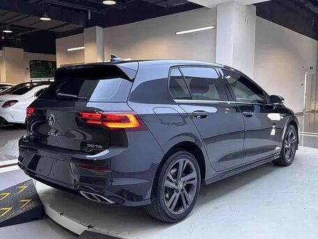 2023 Volkswagen Golf VIII, белый, 1600000 рублей, вид 4