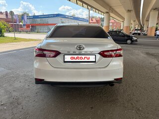 2020 Toyota Camry VIII (XV70), белый, 2900000 рублей, вид 4