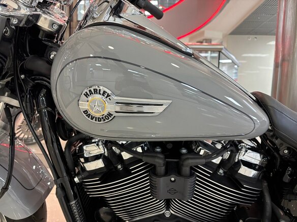2024 Harley-Davidson Fat Boy, серый, 2555000 рублей - вид 6