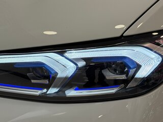 2025 BMW 3 серии 320i xDrive VII (G2x) Рестайлинг 2, белый, 6495000 рублей, вид 5