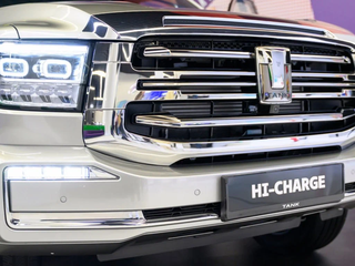 2026 Tank 500 Hi-Charge I, золотистый, 7549000 рублей, вид 2