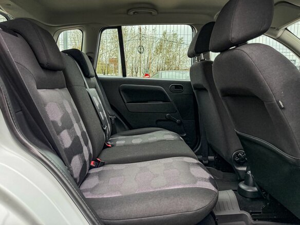 2011 Ford Fusion I Рестайлинг, белый - вид 10