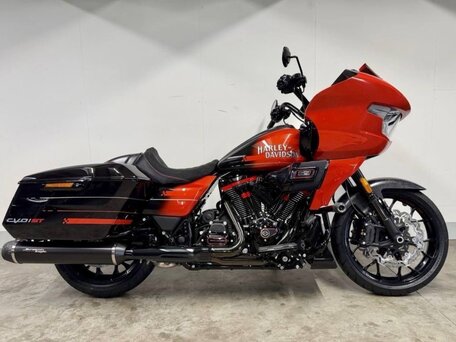 2026 Harley-Davidson CVO Road Glide ST, чёрный, 5850000 рублей, вид 2