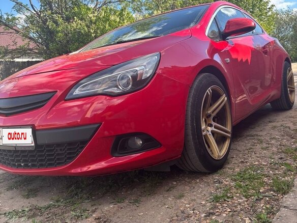 2012 Opel Astra GTC J Рестайлинг, красный, 800000 рублей
