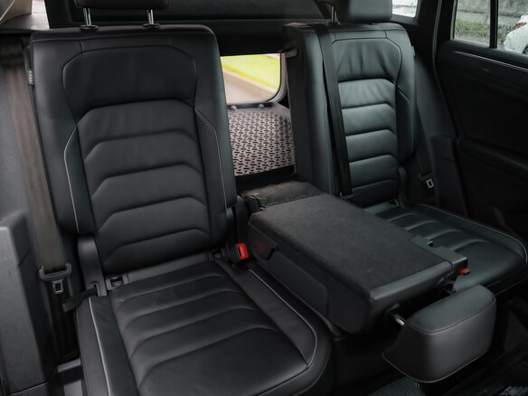 2021 Volkswagen Tiguan II Рестайлинг, чёрный - вид 28