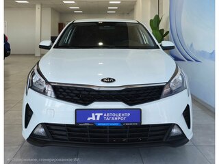 2020 Kia Rio IV Рестайлинг, белый, 1799000 рублей, вид 2