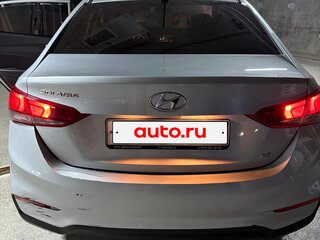 2017 Hyundai Solaris II, серебристый, 1380000 рублей, вид 3