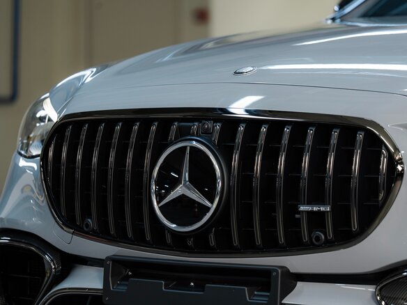 2024 Mercedes-Benz S-Класс AMG 63 e AMG Long IV (W223), серый - вид 4