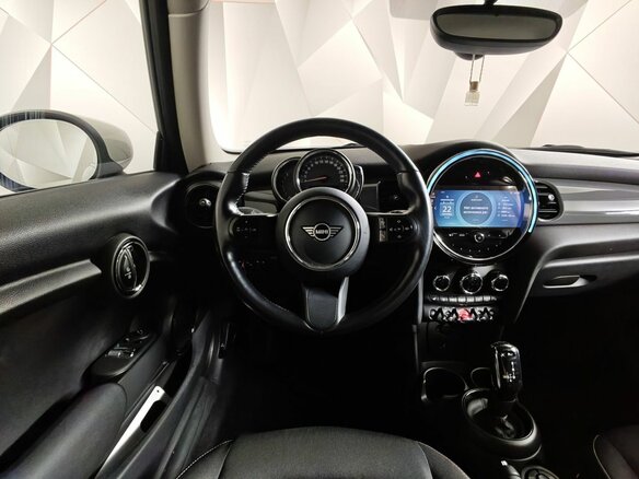 2022 Mini Hatch Cooper III (F55/F56) Рестайлинг 2, серый, 2600000 рублей - вид 14