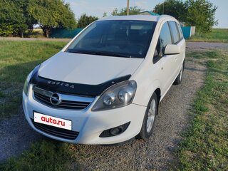 2012 Opel Zafira B Рестайлинг, белый, 780000 рублей, вид 3