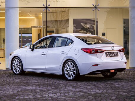 2018 Mazda 3 III (BM) Рестайлинг, белый, 1395000 рублей, вид 4