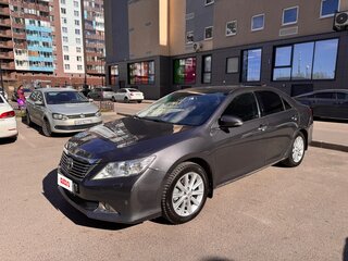 2013 Toyota Camry VII (XV50), серый, 1845000 рублей, вид 1