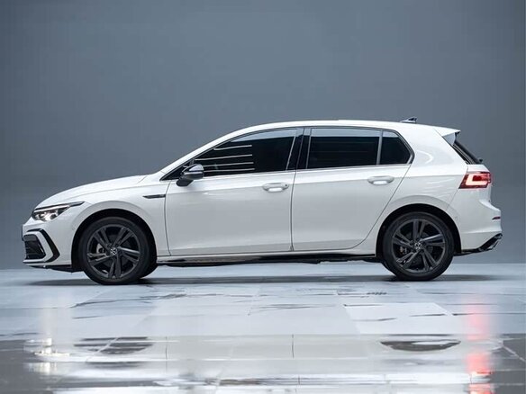2022 Volkswagen Golf VIII, белый - вид 6