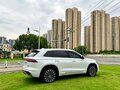 2026 Geely Xingyue L I Рестайлинг 2, белый, 4377700 рублей - вид 3