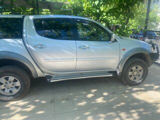 2007 Mitsubishi L200 IV, серебристый, 900000 рублей, вид 4