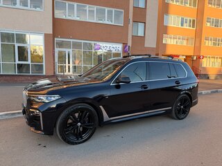 2022 BMW X7 40d I (G07), чёрный, 10750000 рублей, вид 4