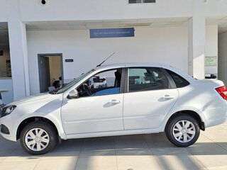 2026 Lada (ВАЗ) Granta I Рестайлинг, белый, 1008900 рублей, вид 2