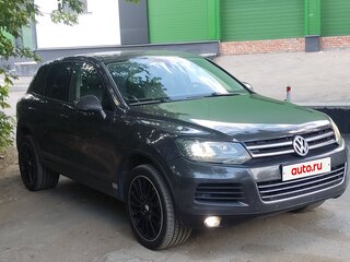 2010 Volkswagen Touareg II, серый, 1450000 рублей, вид 1