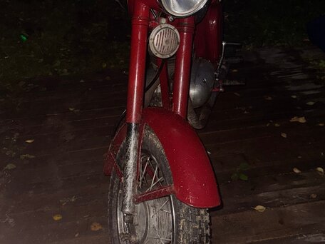 1962 Jawa 250, красный, 250000 рублей, вид 5