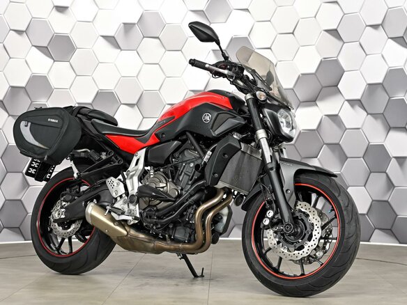 2014 Yamaha MT-07 (FZ-07), красный, 697000 рублей