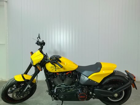 2018 Harley-Davidson FXDR 114, жёлтый, 1639000 рублей, вид 1