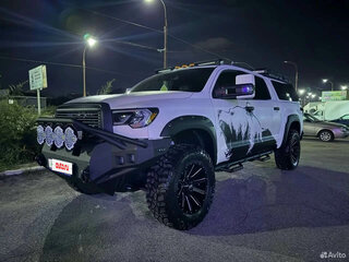 2011 Toyota Tundra CrewMax II, белый, 6300000 рублей, вид 1