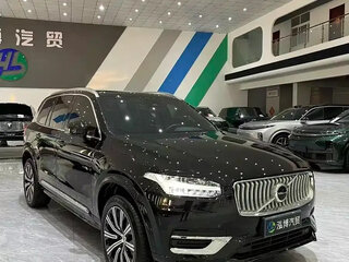 2025 Volvo XC90 B6 II Рестайлинг 2, чёрный, 8794290 рублей, вид 3