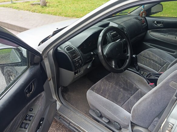 2002 Mitsubishi Galant VIII Рестайлинг, серебристый, 150000 рублей - вид 12