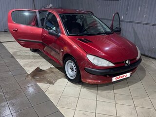 2005 Peugeot 206, красный, 195000 рублей, вид 2