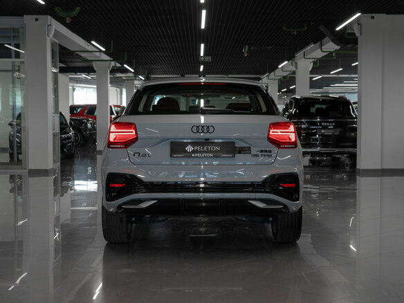2025 Audi Q2 35 TFSI I Рестайлинг, серый - вид 5