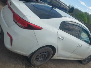 2018 Kia Rio IV, белый, 800000 рублей, вид 4