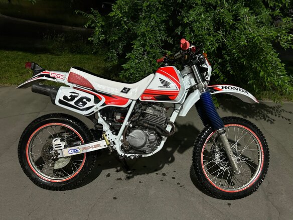 1993 Honda XLR, белый, 200000 рублей - вид 1