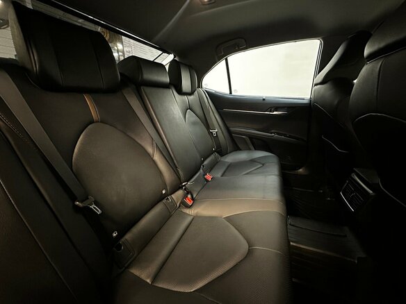 2021 Toyota Camry VIII (XV70), чёрный, 3560000 рублей - вид 14