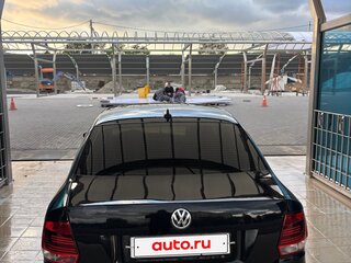 2018 Volkswagen Polo V Рестайлинг, чёрный, 950000 рублей, вид 4