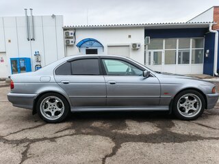 2000 BMW 5 серии 520i IV (E39) Рестайлинг, серебристый, 610000 рублей, вид 3