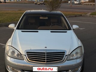 2006 Mercedes-Benz S-Класс 500 V (W221), белый, 625000 рублей, вид 2