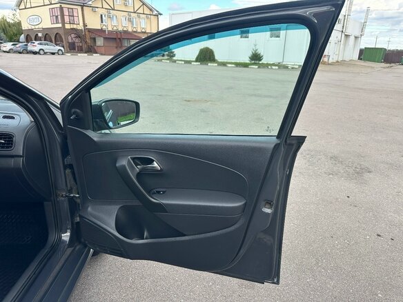 2013 Volkswagen Polo V, серый, 890000 рублей - вид 35