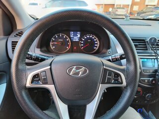 2015 Hyundai Solaris I Рестайлинг, коричневый, 990000 рублей, вид 4