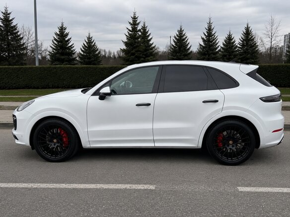 2021 Porsche Cayenne GTS III, белый, 13990000 рублей - вид 3