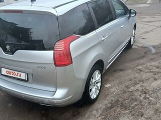 2016 Peugeot 5008 I Рестайлинг, серый, 1300000 рублей, вид 4