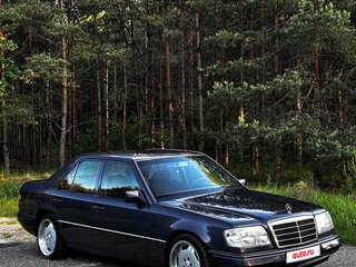 1994 Mercedes-Benz E-Класс 200 I (W124), фиолетовый, 600000 рублей, вид 4