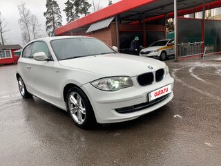 2011 BMW 1 серии 116i I (E81/E82/E87/E88) Рестайлинг, белый, 680000 рублей, вид 3