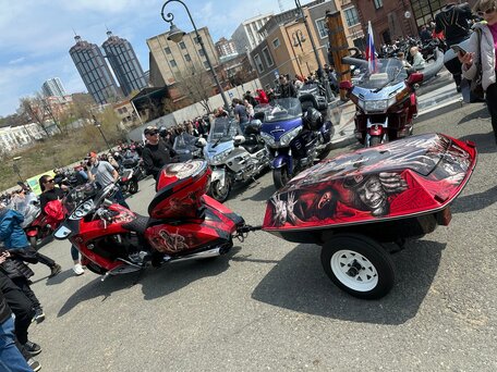 2009 Victory Vision Tour, красный, 905000 рублей, вид 1