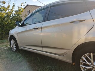 2011 Hyundai Solaris I, серебристый, 530000 рублей, вид 4
