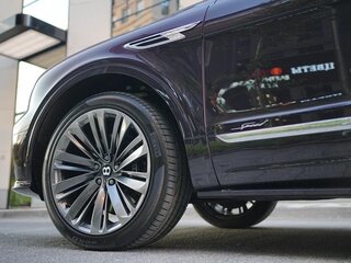 2022 Bentley Bentayga Speed I Рестайлинг, фиолетовый, 29900000 рублей, вид 3