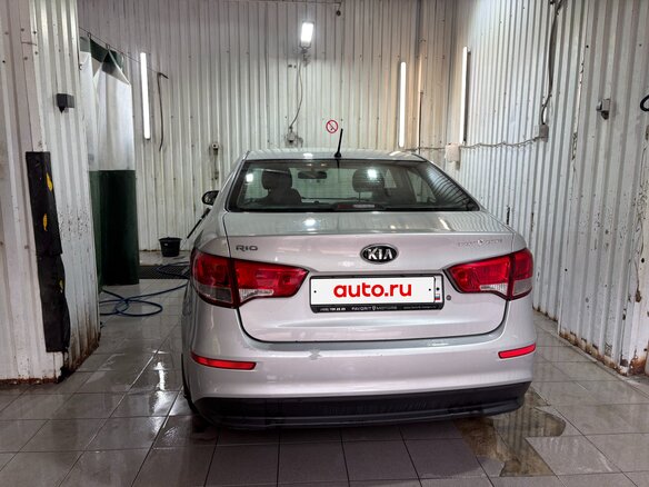 2016 Kia Rio III Рестайлинг, серебристый - вид 4